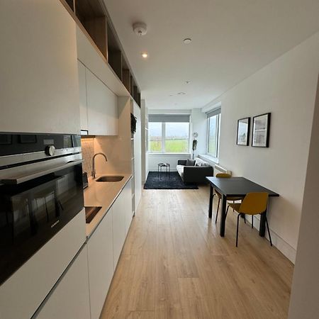 London Luxxe Suites & Apartments - London Heathrow Airport, Terminal 1 2 3 4 5 히드로 외부 사진