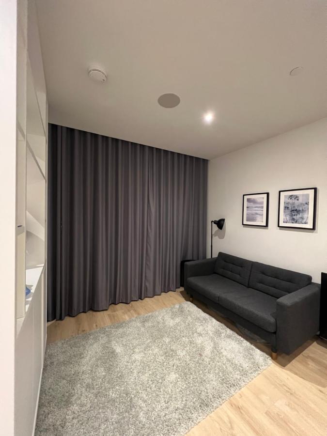 London Luxxe Suites & Apartments - London Heathrow Airport, Terminal 1 2 3 4 5 히드로 외부 사진