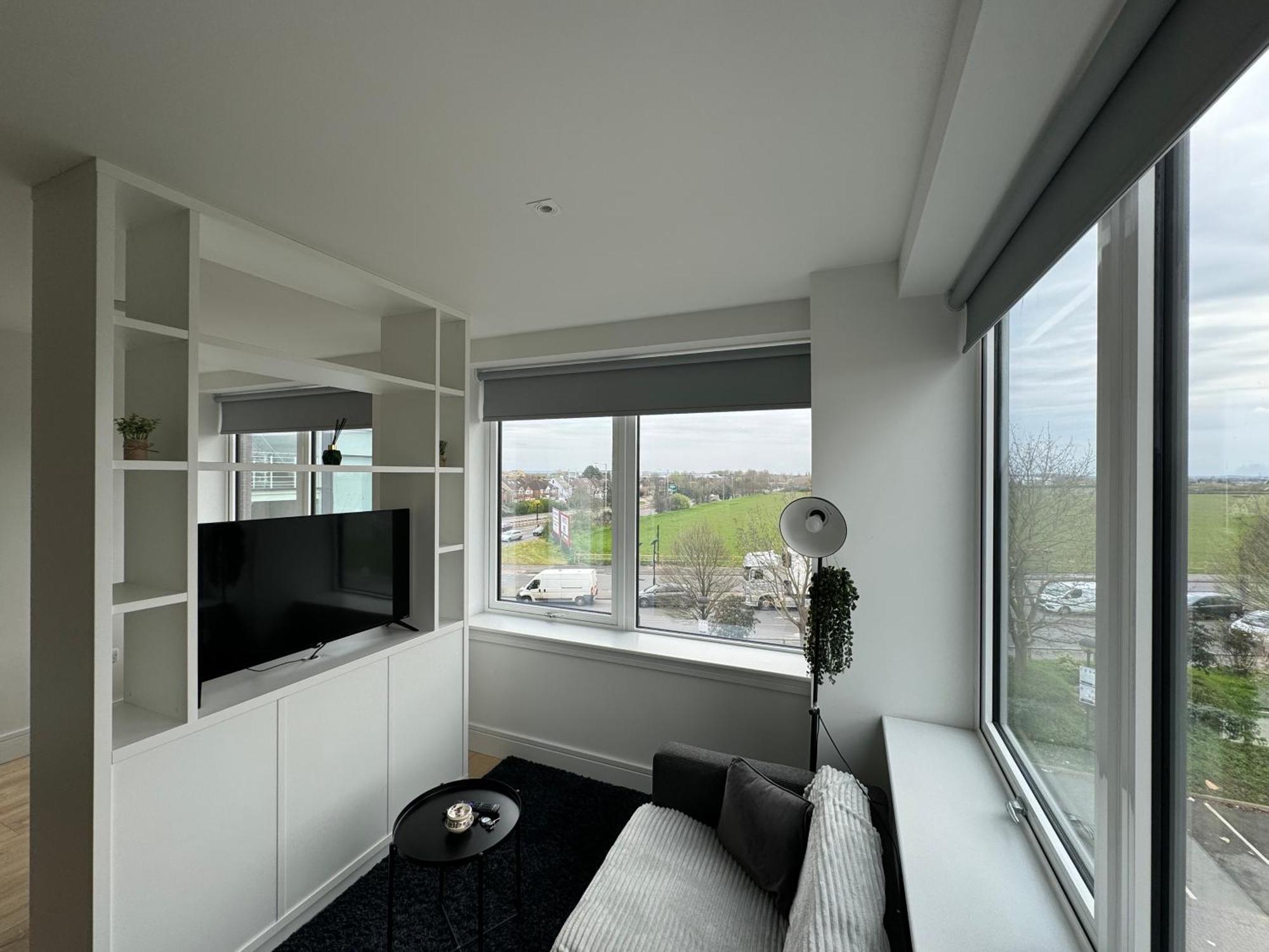 London Luxxe Suites & Apartments - London Heathrow Airport, Terminal 1 2 3 4 5 히드로 외부 사진