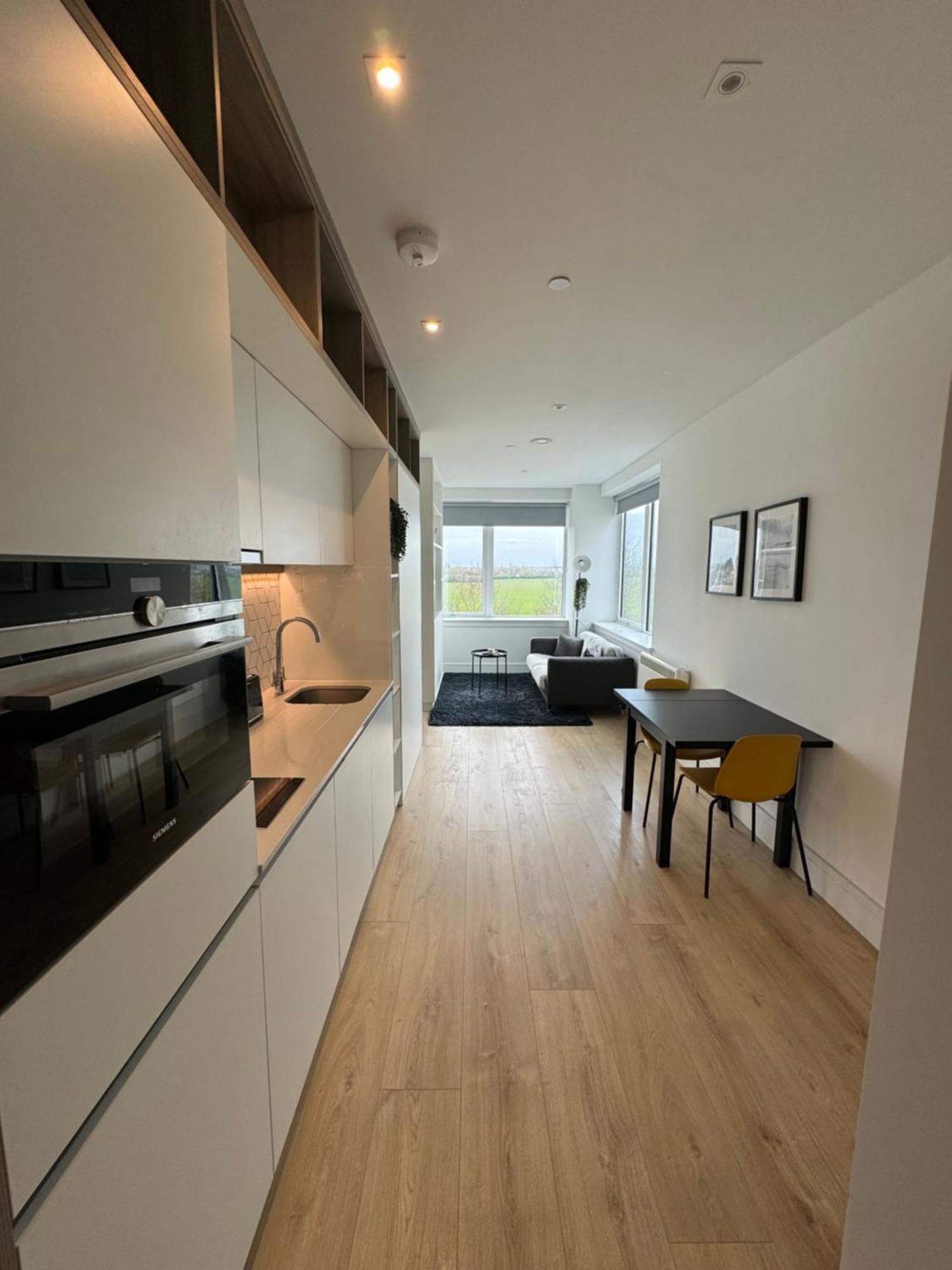 London Luxxe Suites & Apartments - London Heathrow Airport, Terminal 1 2 3 4 5 히드로 외부 사진